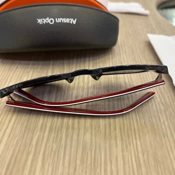 Atasun Optik Yamuk Gözlükle İlgili Yardımcı Olmuyor.