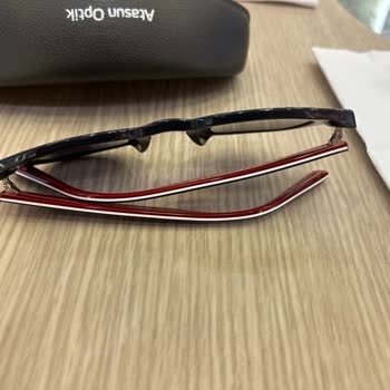 Atasun Optik Yamuk Gözlükle İlgili Yardımcı Olmuyor.