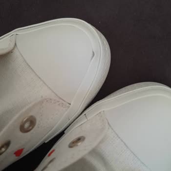 Instagram @lovesneakertr Aldığım Ayakkabı Defolu Geldi