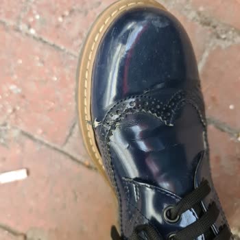 Elle Ayakkabı Ayakkabı Tabanı Sorunu Ve İlgisiz Servis