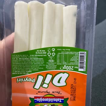 Migros Kapalı Ambalajdaki Küflü Peynir