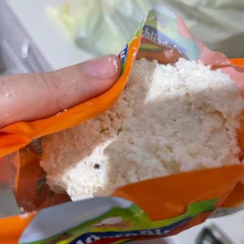 Tahsildaroğlu Lor Peynirinin İçinde Ki Siyah Cisim