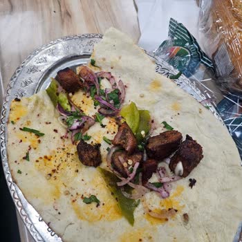 Sakıp Usta Kebaplar Pis Ve Eski.