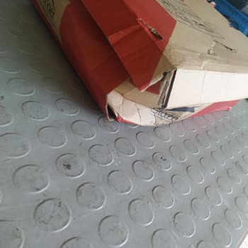 MNG Kargo Hasarlı Ambalaj İle Teslimat.