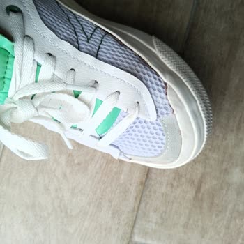 Lacoste Spor Ayakkabı Kusurlu