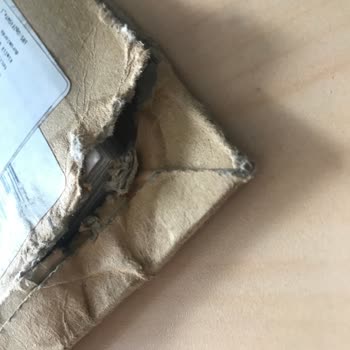 MNG Kargo'dan Yırtık Ve Islak Paket Hayal Kırıklığı