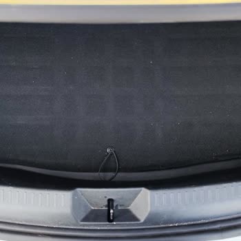 Renault Megane 4 Bagaj Zemini Çökme