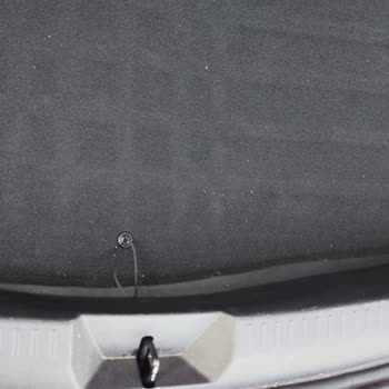 Renault Megane 4 Bagaj Zemini Çökme