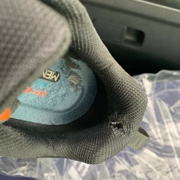 Skechers 7 Ayda Topuğu Parçalanan Ayakkabısının Arkasında Durmuyor