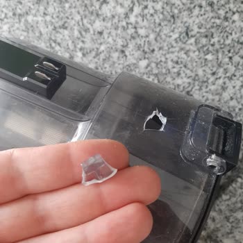 Beko Süpürge Yaparken Toz Haznesi Kırıldı