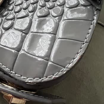 Manc Çanta Derisinde Açılmalar, Firmanın Umarsızlığı.