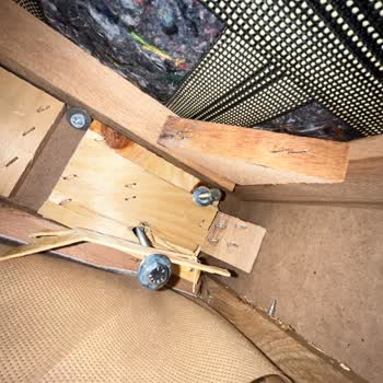 Kelebek Mobilya Kulu Kelebek Mağazası Montaj Ekibi Tüm Ürünlere Hasar Verdi.