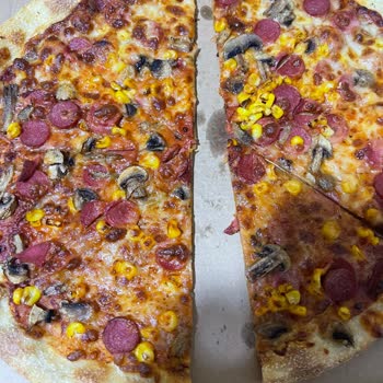 Pizza Hut İademin Gelmemesi Ve Gelen Pizzanın Kağıt Kadar İnce Olması