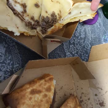 Domino's Pizza Avcılar Üslup Ve Ürünün Eksik Ve Kalitesizliği