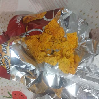 BİM Cipsinden Ne Olduğu Belli Olmayan Bir Şeyin Çıkması