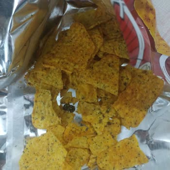 BİM Cipsinden Ne Olduğu Belli Olmayan Bir Şeyin Çıkması