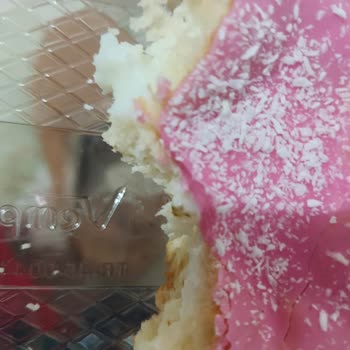 Gimsa'dan Alman Pastası Aldım İçinden Garip Bir Şey Çıktı