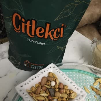 Çitlekçi Kuruyemişten Taş Çıktı