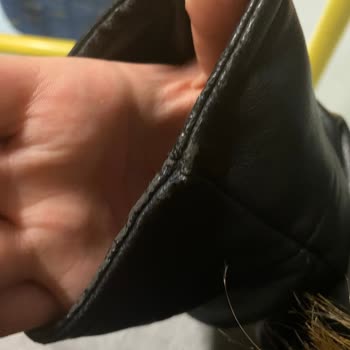 Zara Derki Ceket Soyuluyor