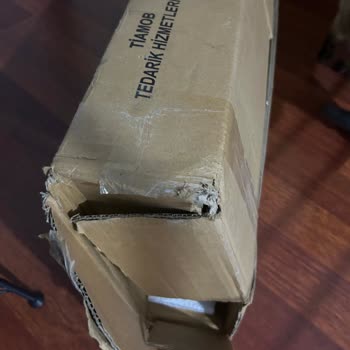 Sürat Kargo Kargomu Taşımak Yerine Yerde Sürükleyerek Getirdiler