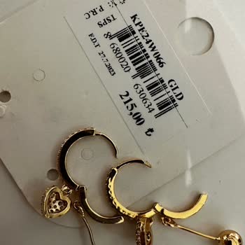 Yelss Aksesuar Hatalı Küpe Ve İlgisiz Mağaza!