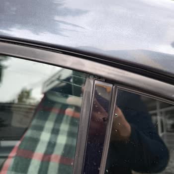 Renault Megane 4 Arka Cam Fitil Yırtılması