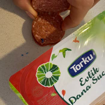 Torku Sucukta Plastik Bir Şeyler