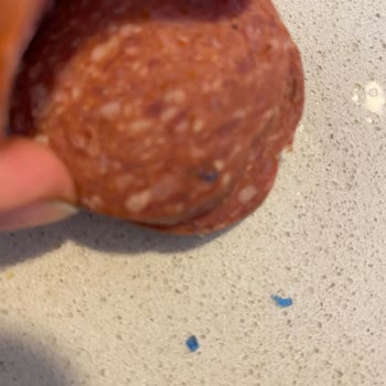 Torku Sucukta Plastik Bir Şeyler