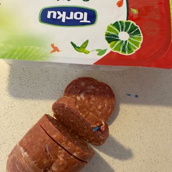 Torku Sucukta Plastik Bir Şeyler