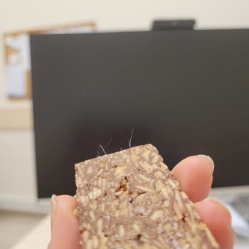 Liva Pastanesi Ürünlerinde Yabancı Cisim Sorunu