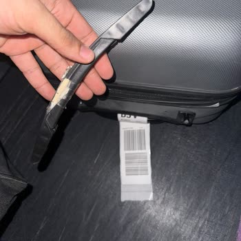 Muğla'ya Bağlı Muttaş Kurumunun Hizmette Aksaklıkları ve Kırılan Valiz