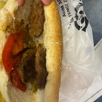 Köfteci Yusuf Çiğ Yemek Sıcak Kola