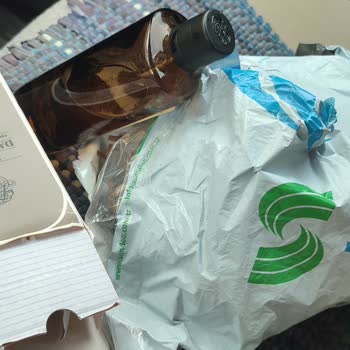 Rebul Siparişim Geldi Ama Bir Tanesi Dökülmüş, Yarım Şişeden Az Kolonya