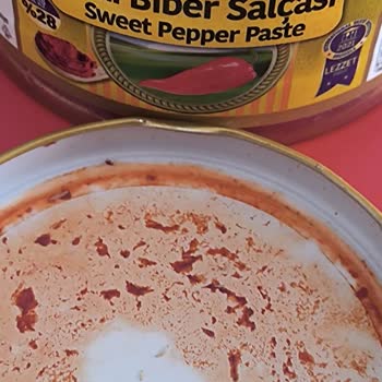 İpek Salça Marketten Alınan Salçada Kurtçuklar Bulundu