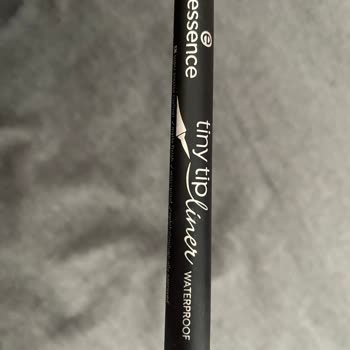 Essence Waterproof Tiny Tip Liner
