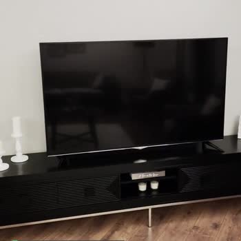 Vestel 65 İnç LED TV Panel Arızası
