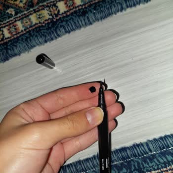 Nyx Eyeliner Çok Sulu Sürekli Akıtıyor