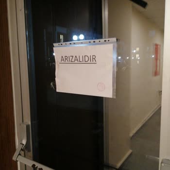 Terzioglu Öğrenci Yurdu Kız Yurdunda Kapı Problemi