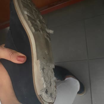 Hotiç Ayakkabı Ayakkabı Tabanı Resmen Yok Oldu Döküldü