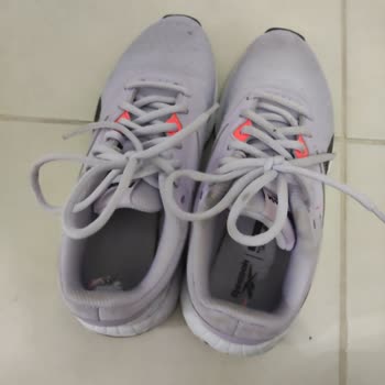 Reebok Ayakkabının İçinin Parçalanması