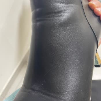 Nine West Botun Bir Saatte Geldiği Durum