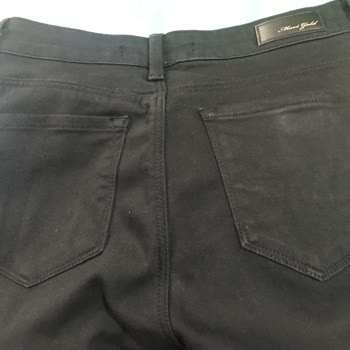 Philips Azur 7500 Kıyafetleri Parlatıyor Ve Beyaz Leke Bırakıyor.