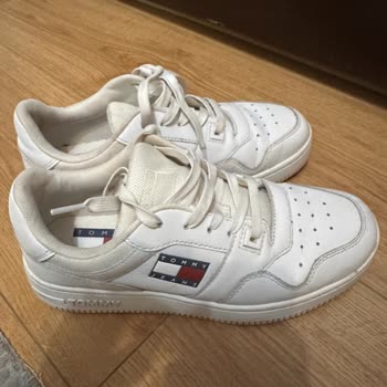 Tommy Hilfiger Ayakkabı Deri Çatlakları