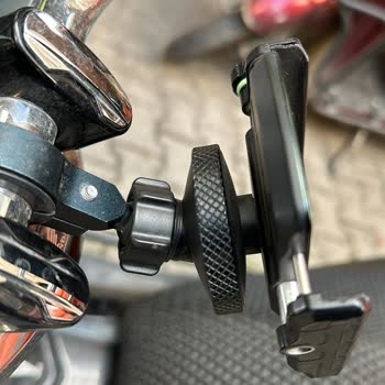 Nukrotech Motosiklet Aksesuarları Kalitesiz Tutucu Telefonumu Düşürdü!