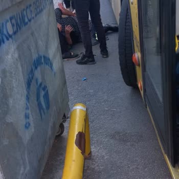 İBB - İstanbul Büyükşehir Belediyesi İett Nin Kati Şoförü Ve Sorumsuz İmamoglu