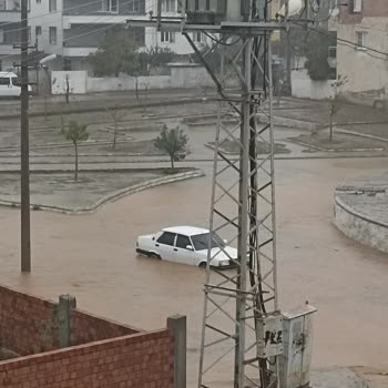 Aydın Büyükşehir Belediyesi Yağmurun Oluşturduğu Su Birikintisi İle İlgili