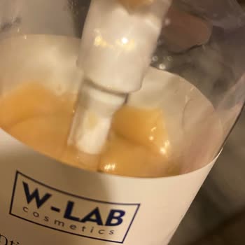 W-LAB Cosmetics Üründe Kıl Bulma Ve Müşteri Hizmetleri Sorunu