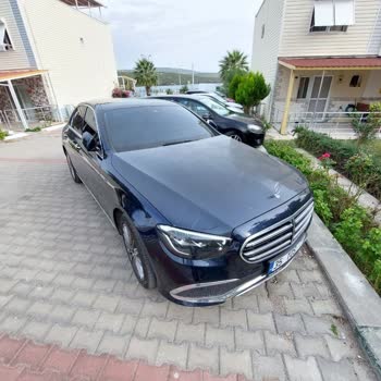 Mercedes E200 Model Aracın Kaput Filmi Kaplaması Sorunu