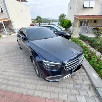 Mercedes E200 Model Aracın Kaput Filmi Kaplaması Sorunu