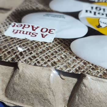 Şok Marketler Anadolu Çiftliği Yumurta Aldım. Açılmamış Kolide Kurt Vardı